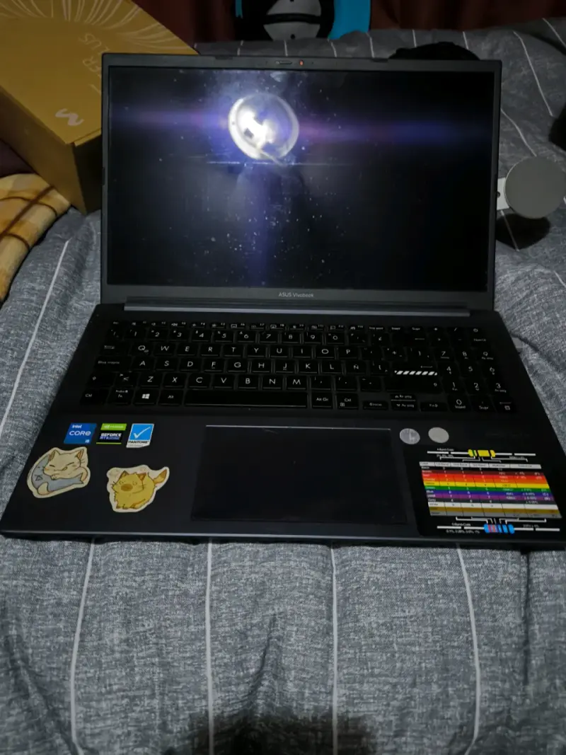 Laptop ASUS VivoBook con Intel Core i5 y RTX - 2