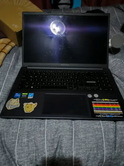 Laptop ASUS VivoBook con Intel Core i5 y RTX - miniatura 2