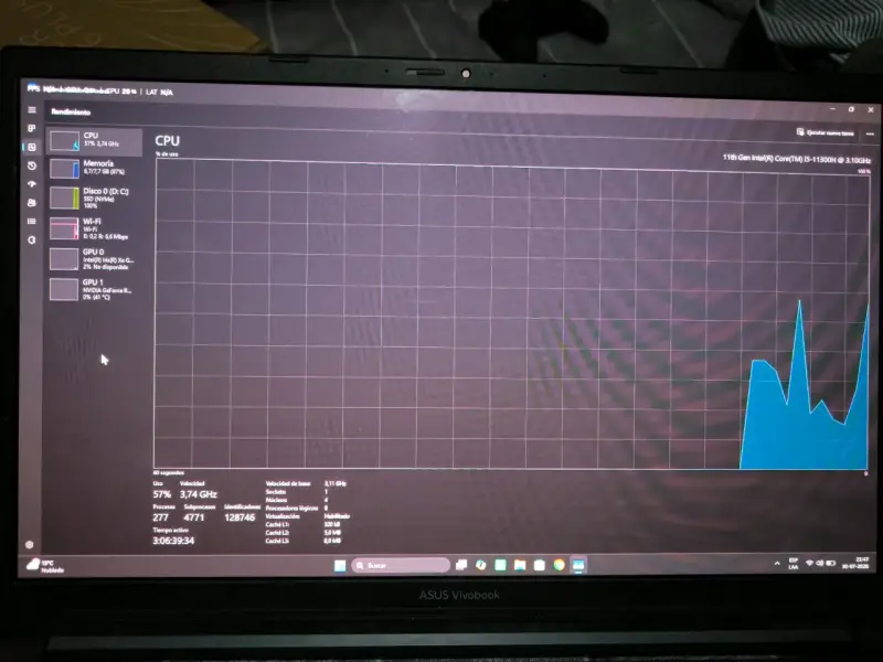 Laptop ASUS VivoBook con Intel Core i5 y RTX - 4