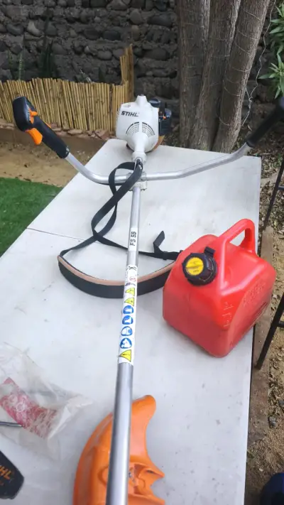 Desbrozadora Stihl FS55 en buen estado - miniatura 5