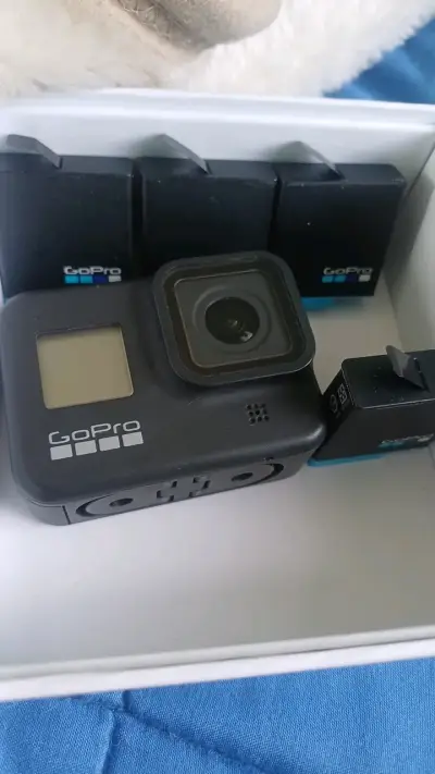 Cámara GoPro 8 blak con baterías adicionales - miniatura 1