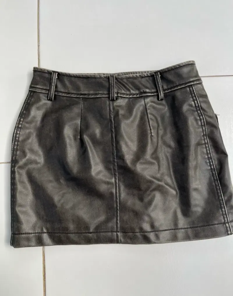 Falda de cuerina - 2