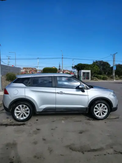 SUV Brilliance V3 2017 en buen estado - miniatura 3