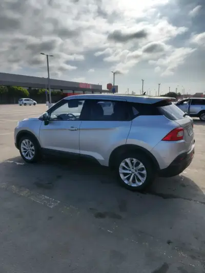 SUV Brilliance V3 2017 en buen estado - miniatura 5