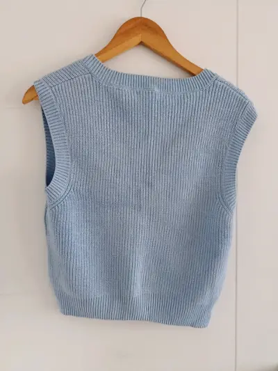 Chaleco/sweater sin mangas - miniatura 3