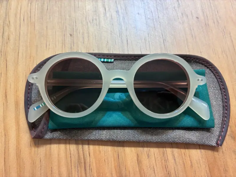Gafas de Sol Redondas con Estuche