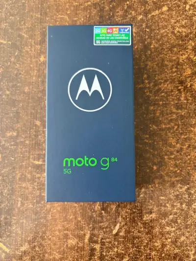 Smartphone Motorola Moto G84 5G con caja - miniatura 1