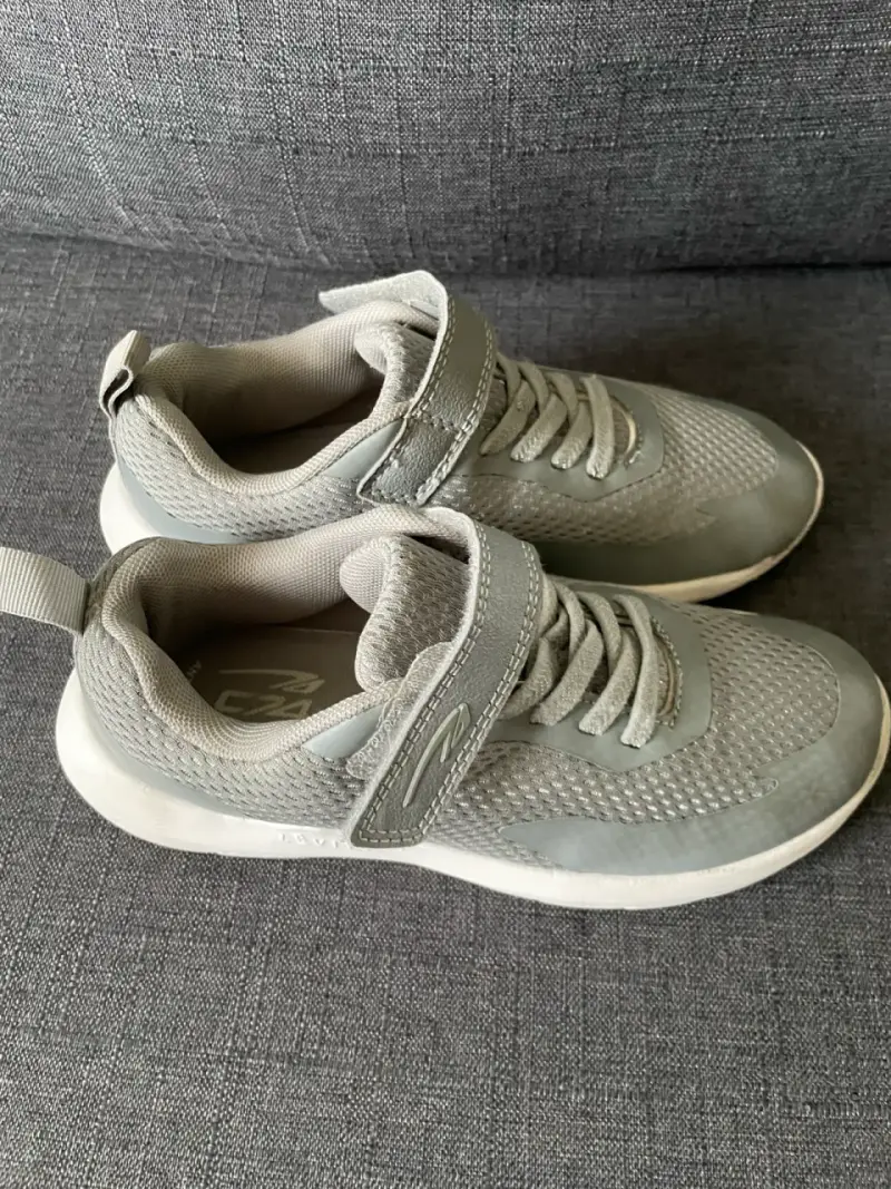 Zapatillas deportivas grises para niños talla 26 - 1