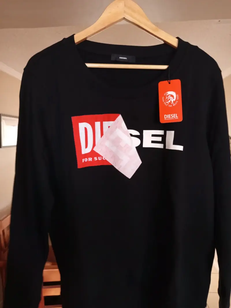 Poleron negro Diesel con logo frontal - 3