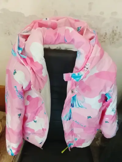 Chaqueta infantil rosa con diseño de Frozen - miniatura 2