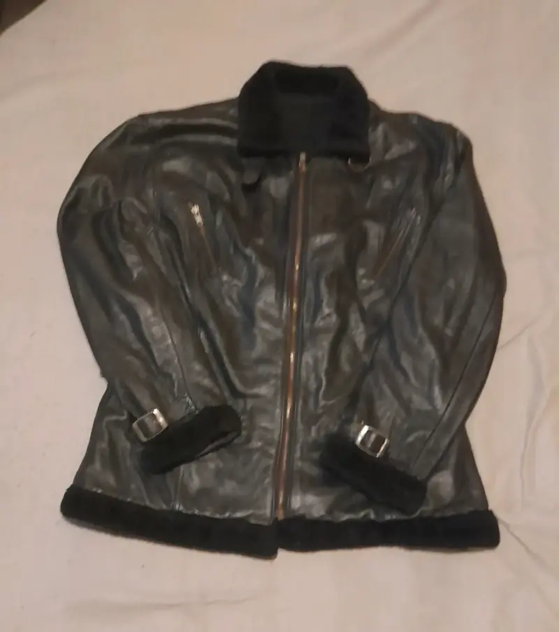 Chaqueta de cuero negra con forro de lana - 2