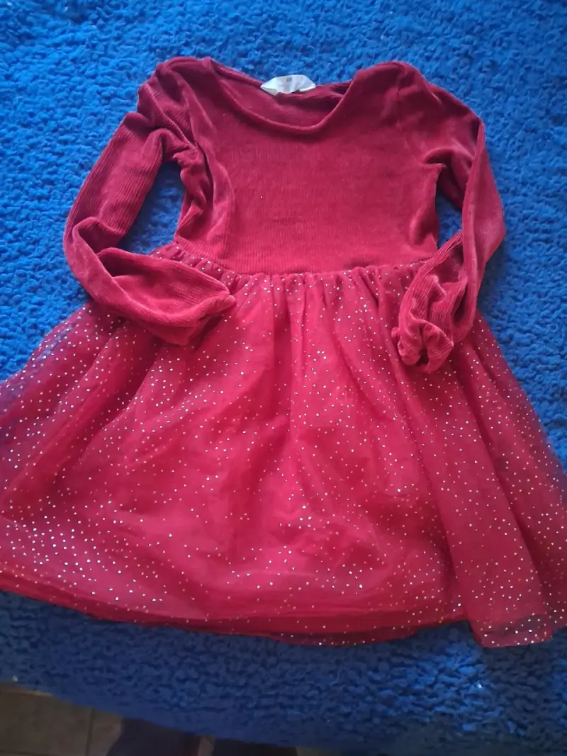 Vestido rojo de niña con brillo 8/10 - 2