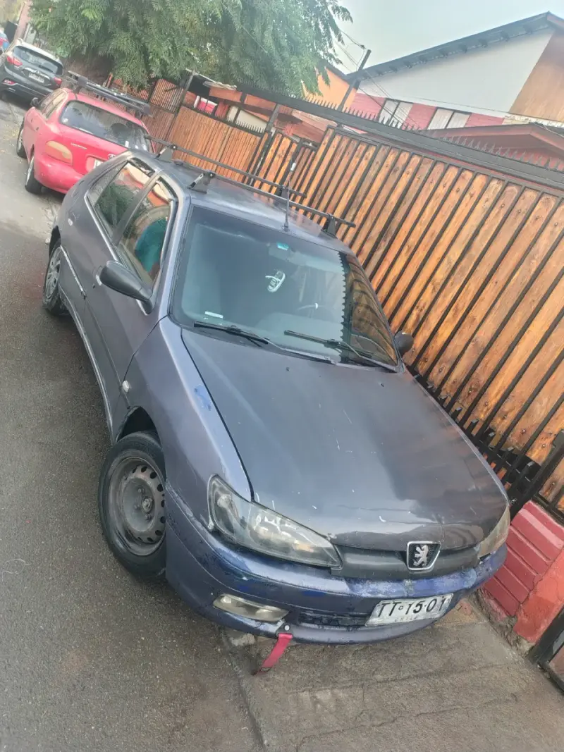 Auto Peugeot 306 usado en buen estado - 2