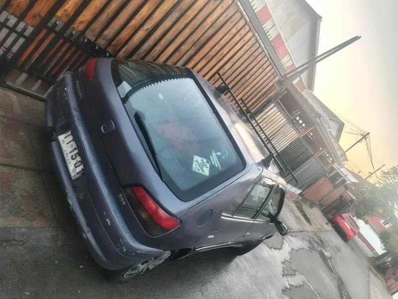 Auto Peugeot 306 usado en buen estado - 4