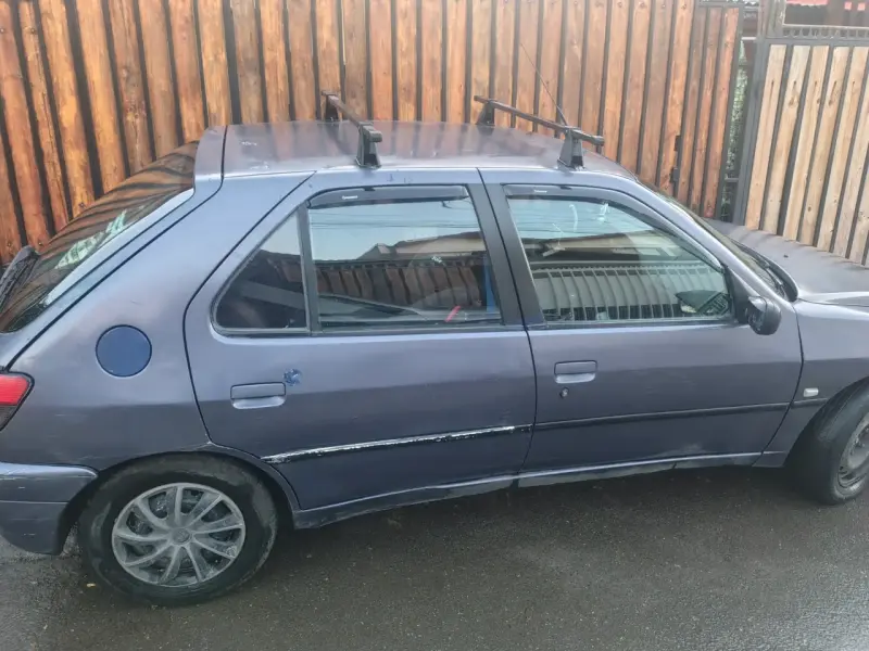Auto Peugeot 306 usado en buen estado - 6