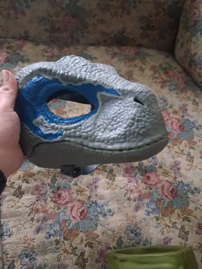 Disfraz de dinosaurio con garras y máscara - miniatura 2
