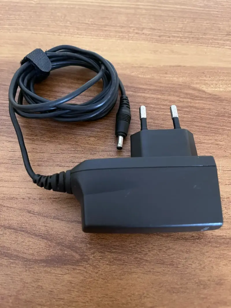 Cargador Nokia original para celulares conector DC - 1