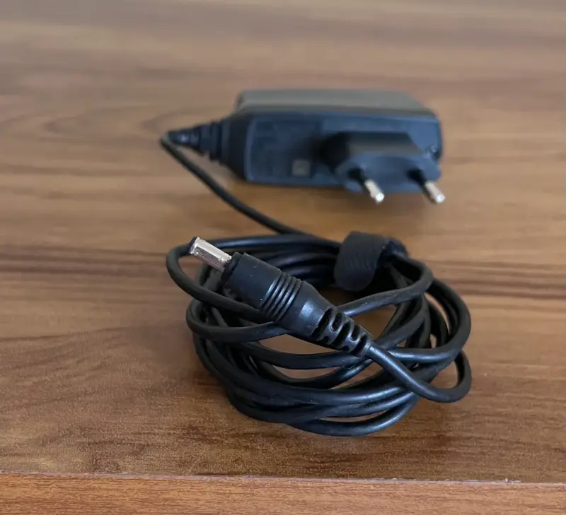Cargador Nokia original para celulares conector DC - 5
