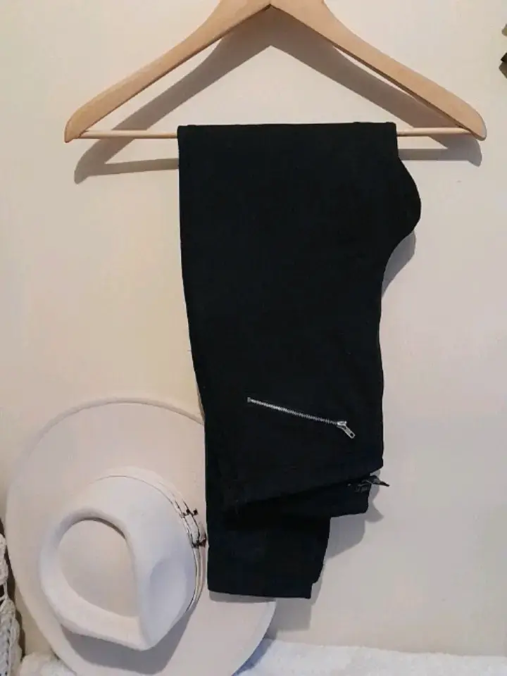 Pantalones negros con cierre decorativo forever 21 - 2