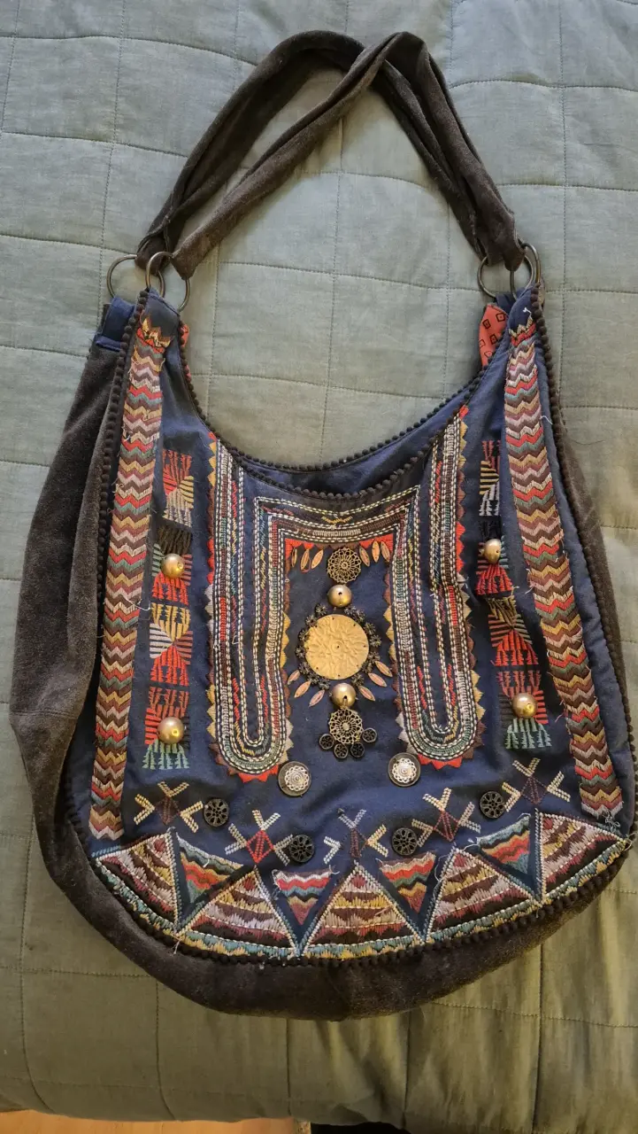 Bolso bohemio con bordados coloridos - 2