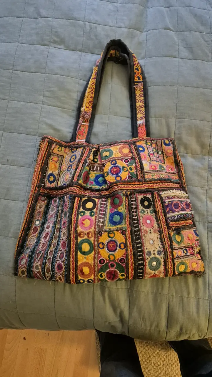 Bolso artesanal bordado colorido - 2