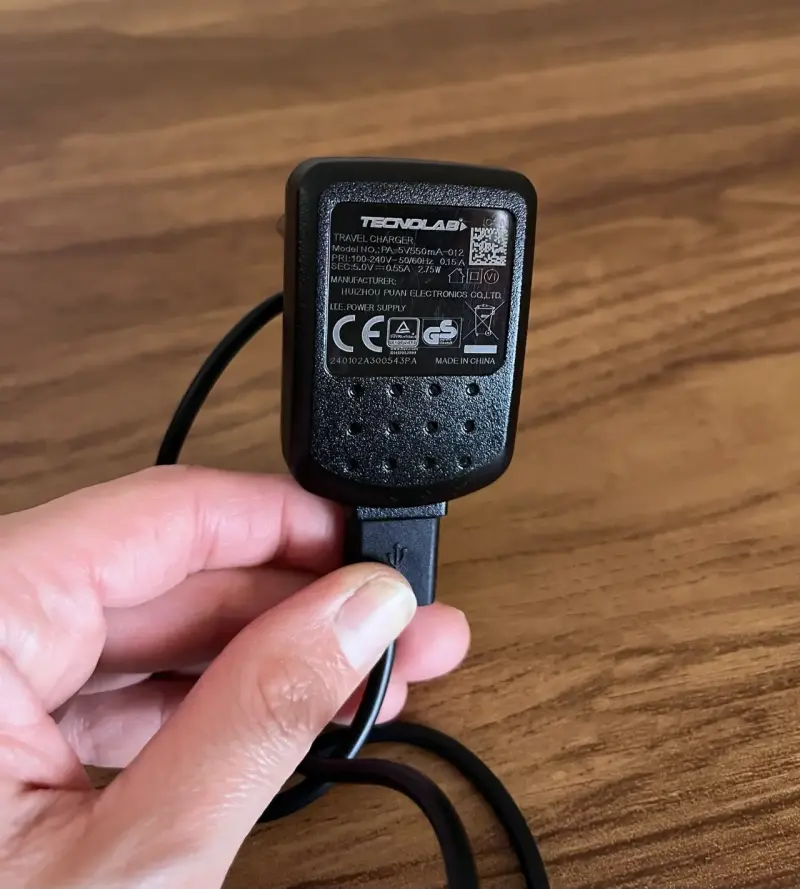 Cargador Tecnolab con cable conexión micro USB - 1