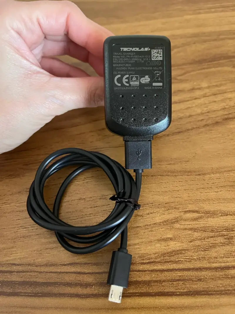 Cargador Tecnolab con cable conexión micro USB - 2