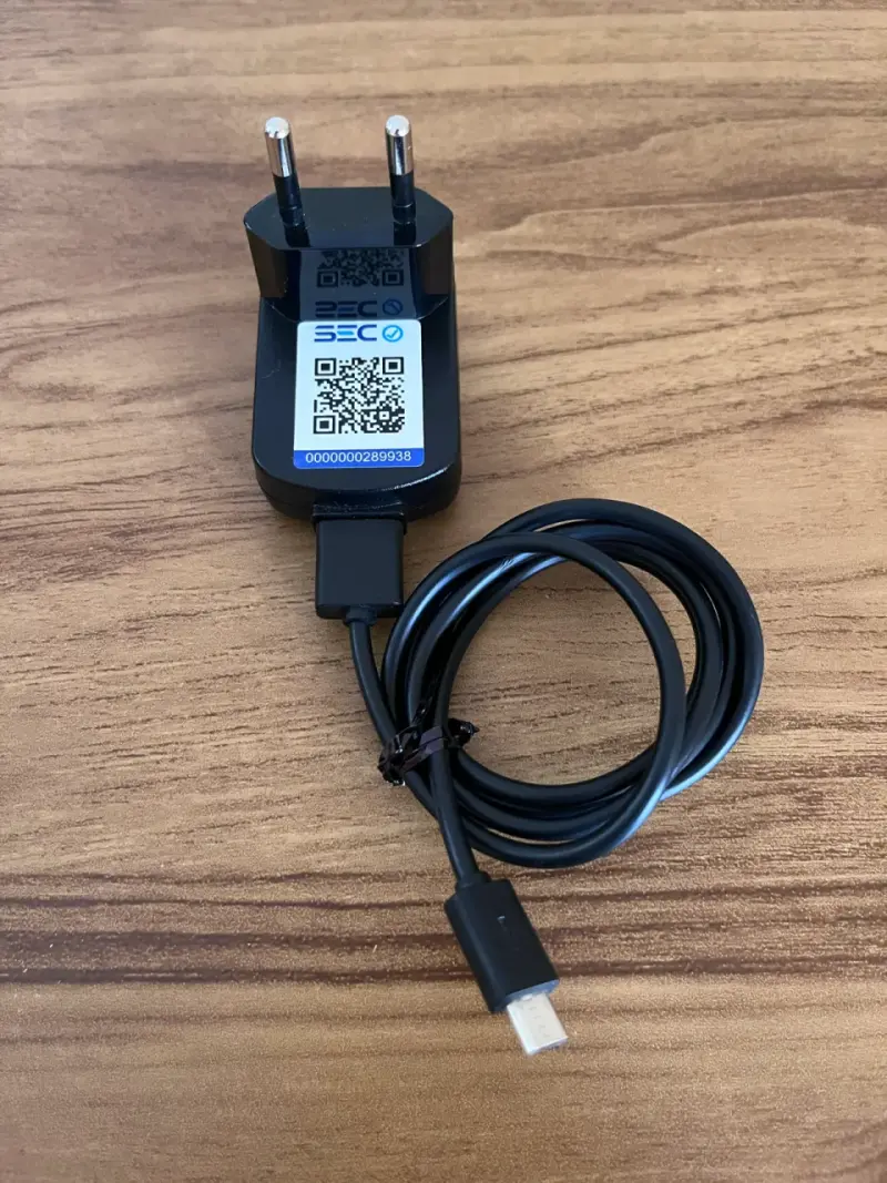 Cargador Tecnolab con cable conexión micro USB - 4