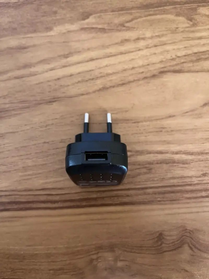 Enchufe cargador Tecnolab USB Negro (sin cable) - 2