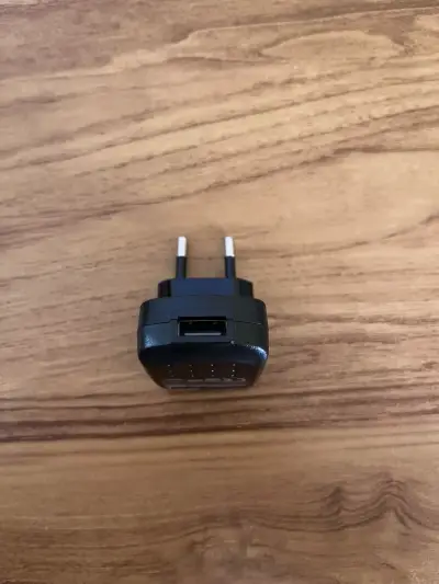 Enchufe cargador Tecnolab USB Negro (sin cable) - miniatura 2