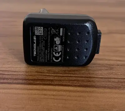 Enchufe cargador Tecnolab USB Negro (sin cable) - miniatura 3