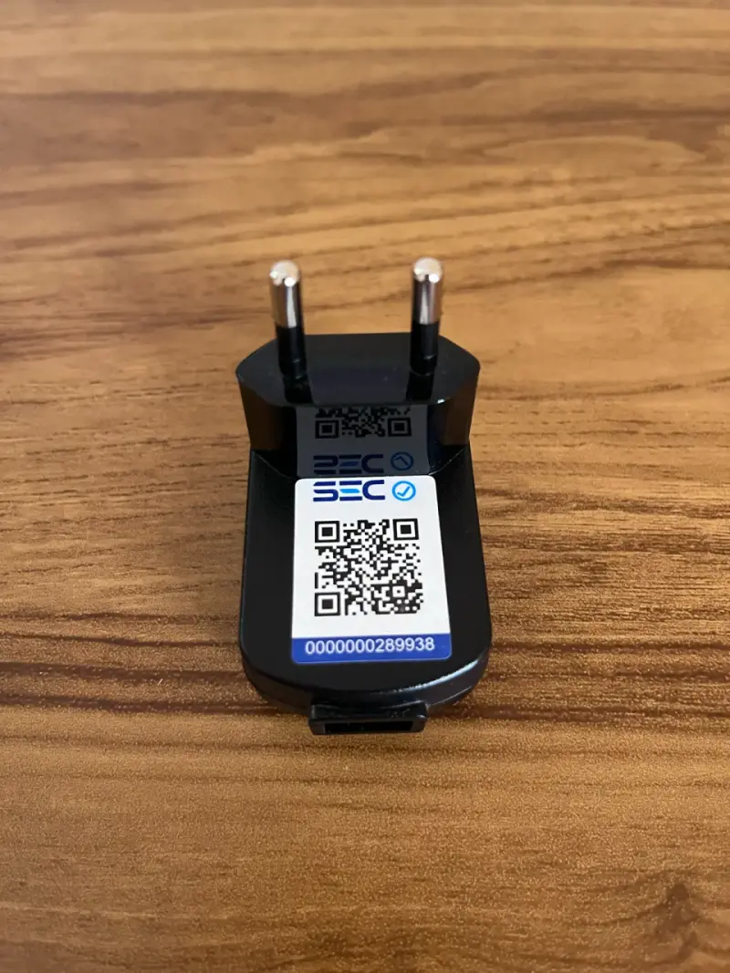 Enchufe cargador Tecnolab USB Negro (sin cable) - 4