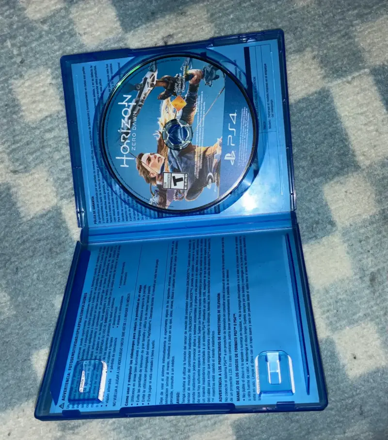 Juego PS4 Horizon Zero Dawn en buen estado - 2
