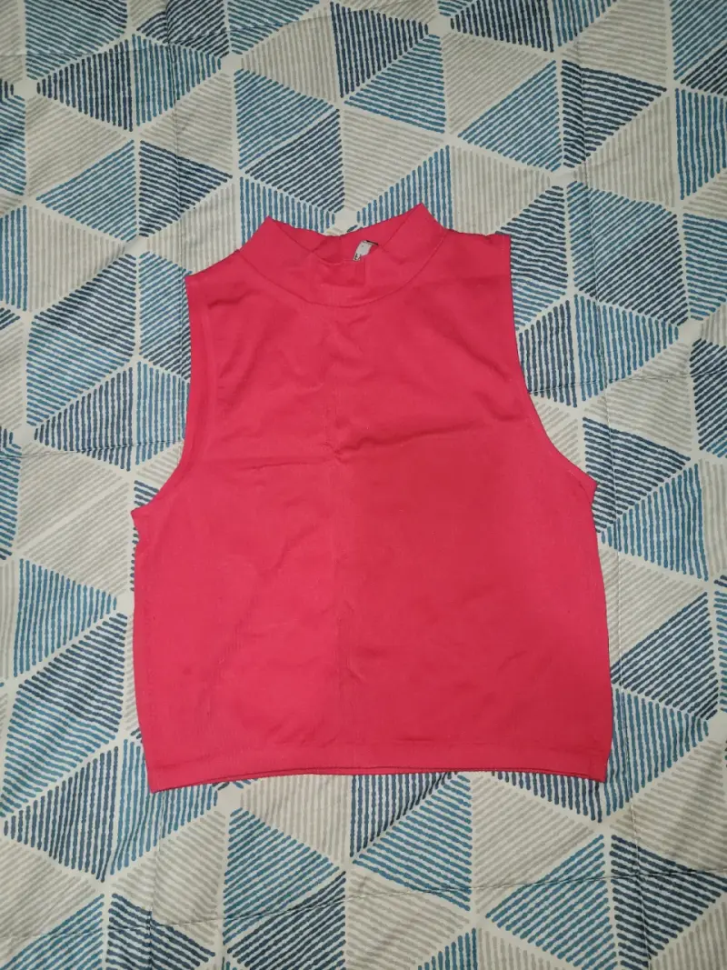 Top sin mangas fucsia para mujer