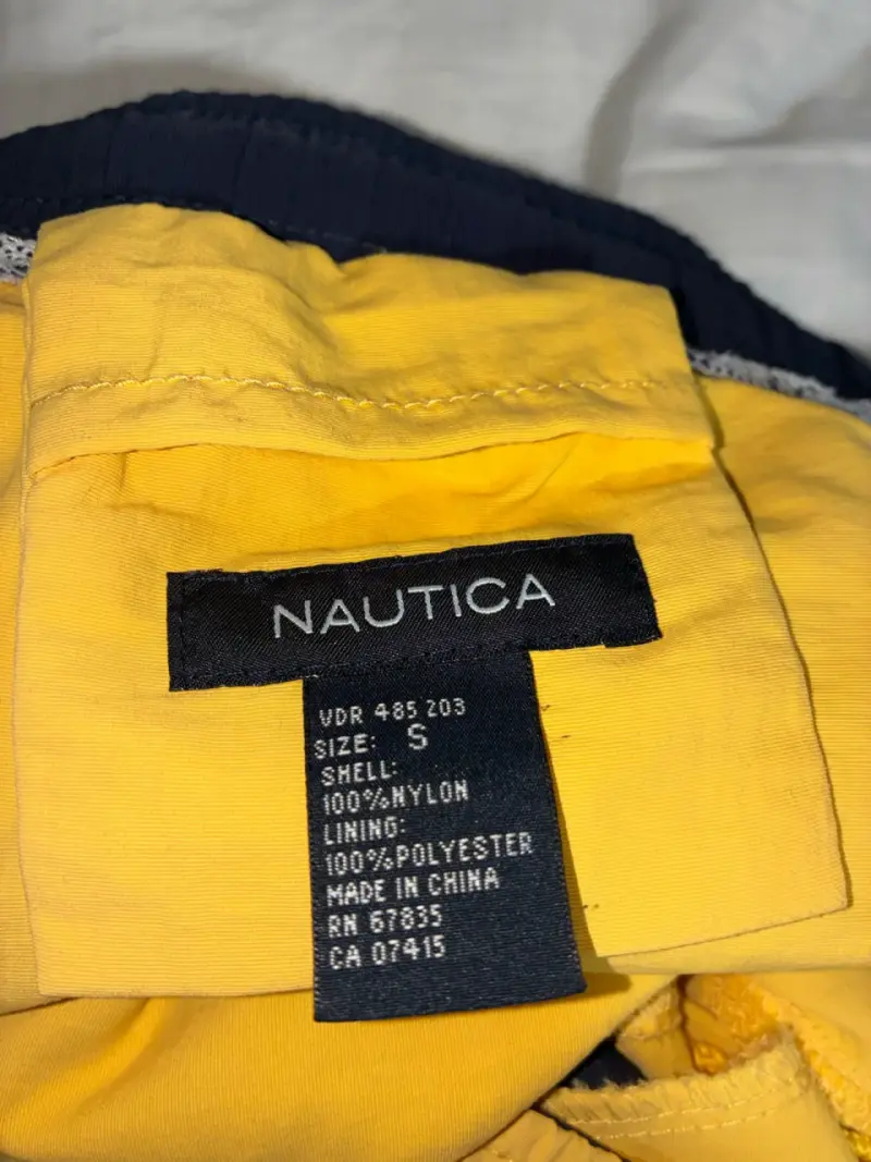 Shorts de baño amarillos Nautica para hombre - 3