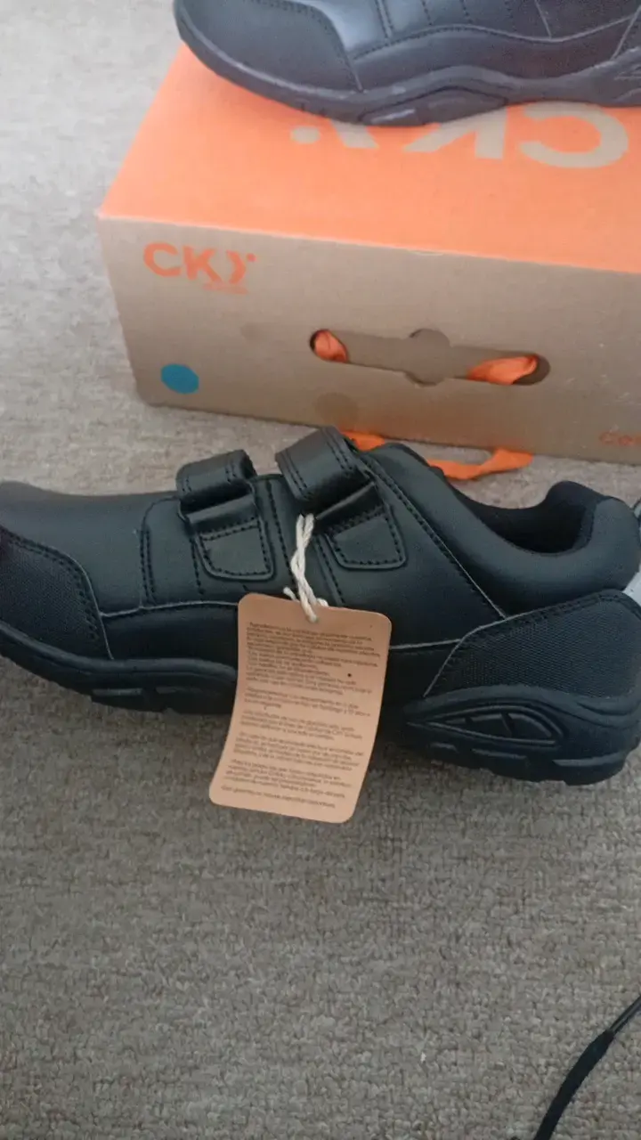 Zapatos escolares negros CKY con velcro - 4
