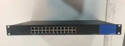 Switch Ethernet 24 Puertos Linksys LGS124 V2 - miniatura 1