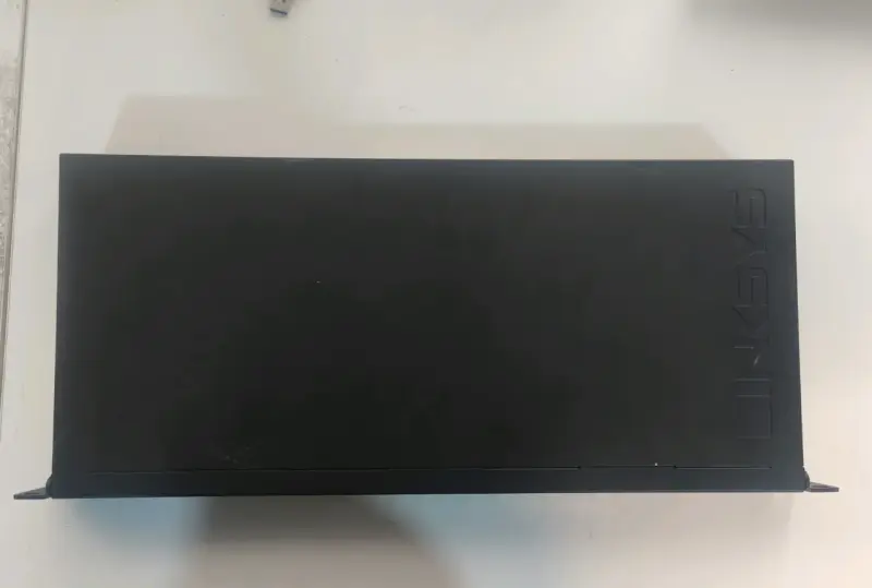 Switch Ethernet 24 Puertos Linksys LGS124 V2 - 2