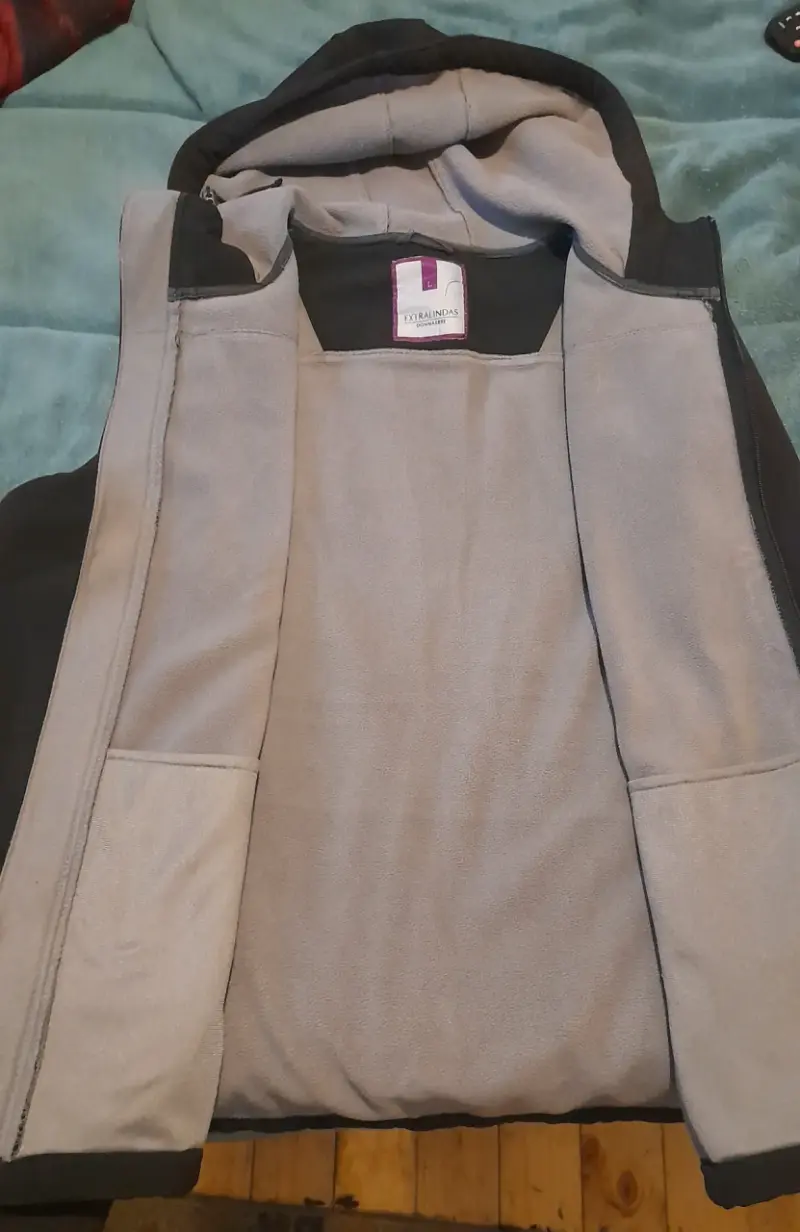 Chaqueta negra con capucha para hombre - 2
