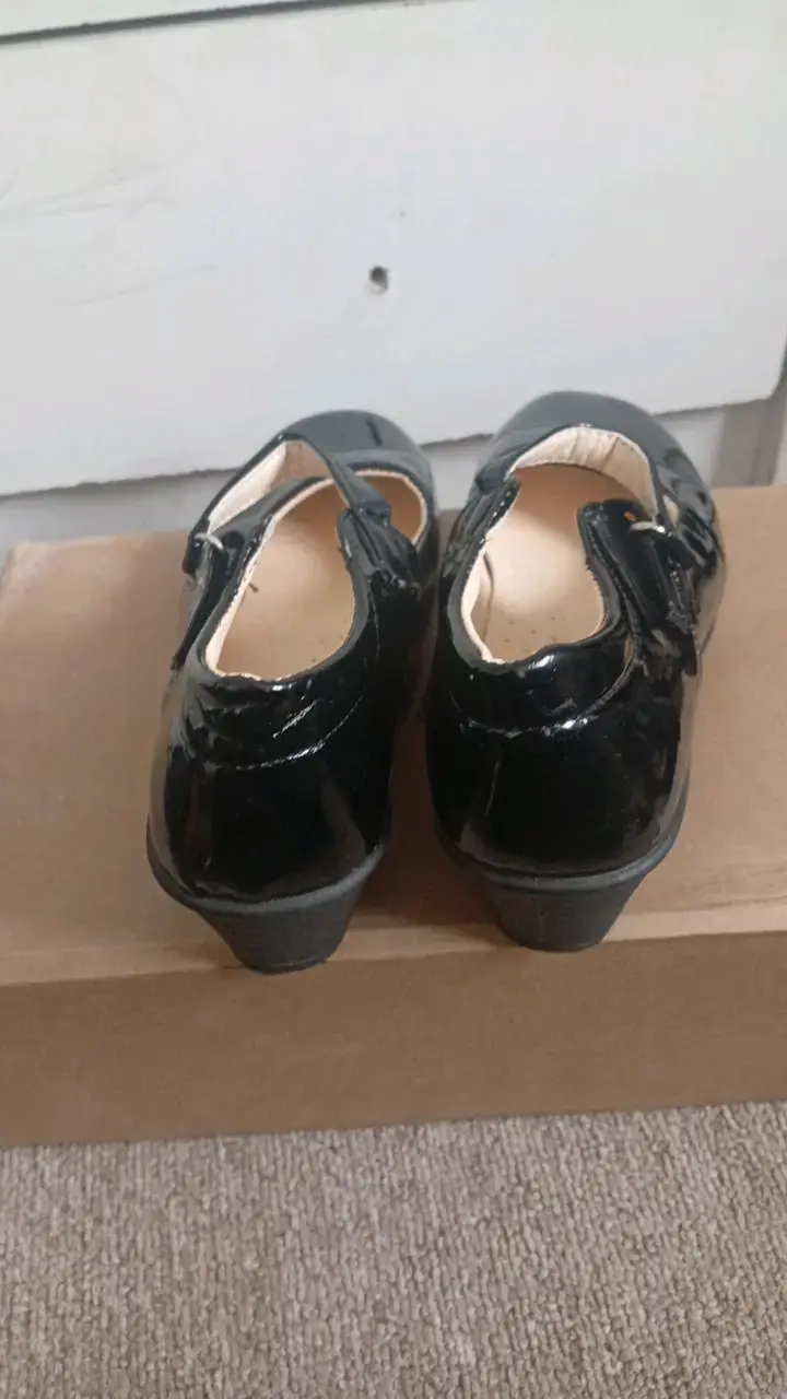 Zapatos de charol negros para niña - 3