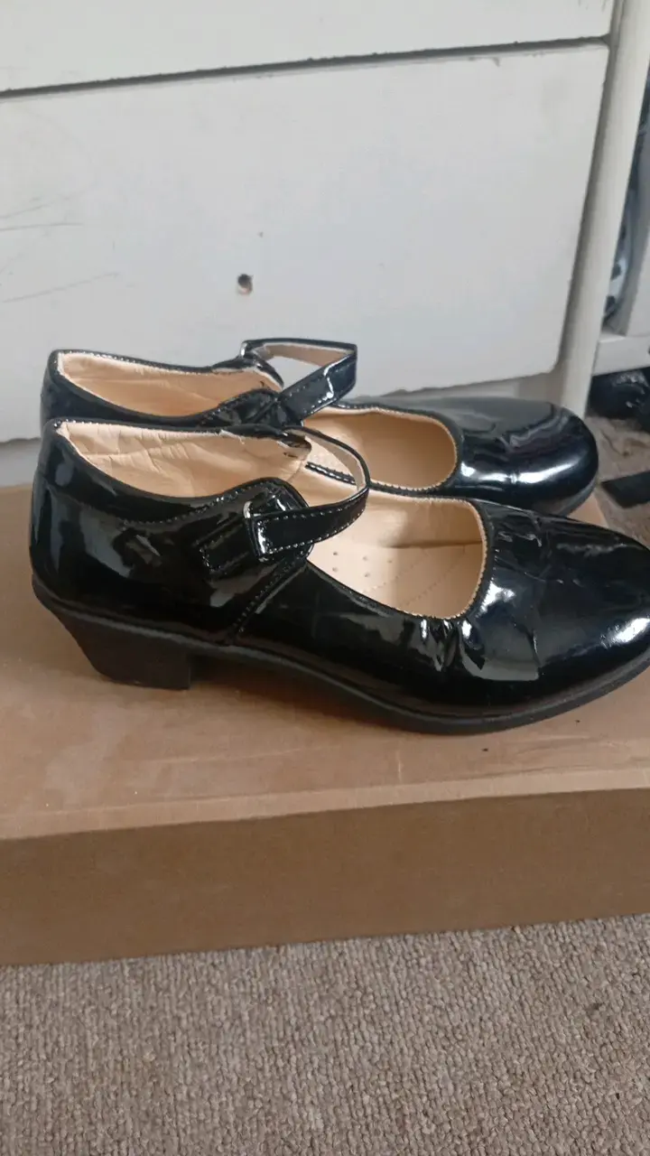 Zapatos de charol negros para niña - 4