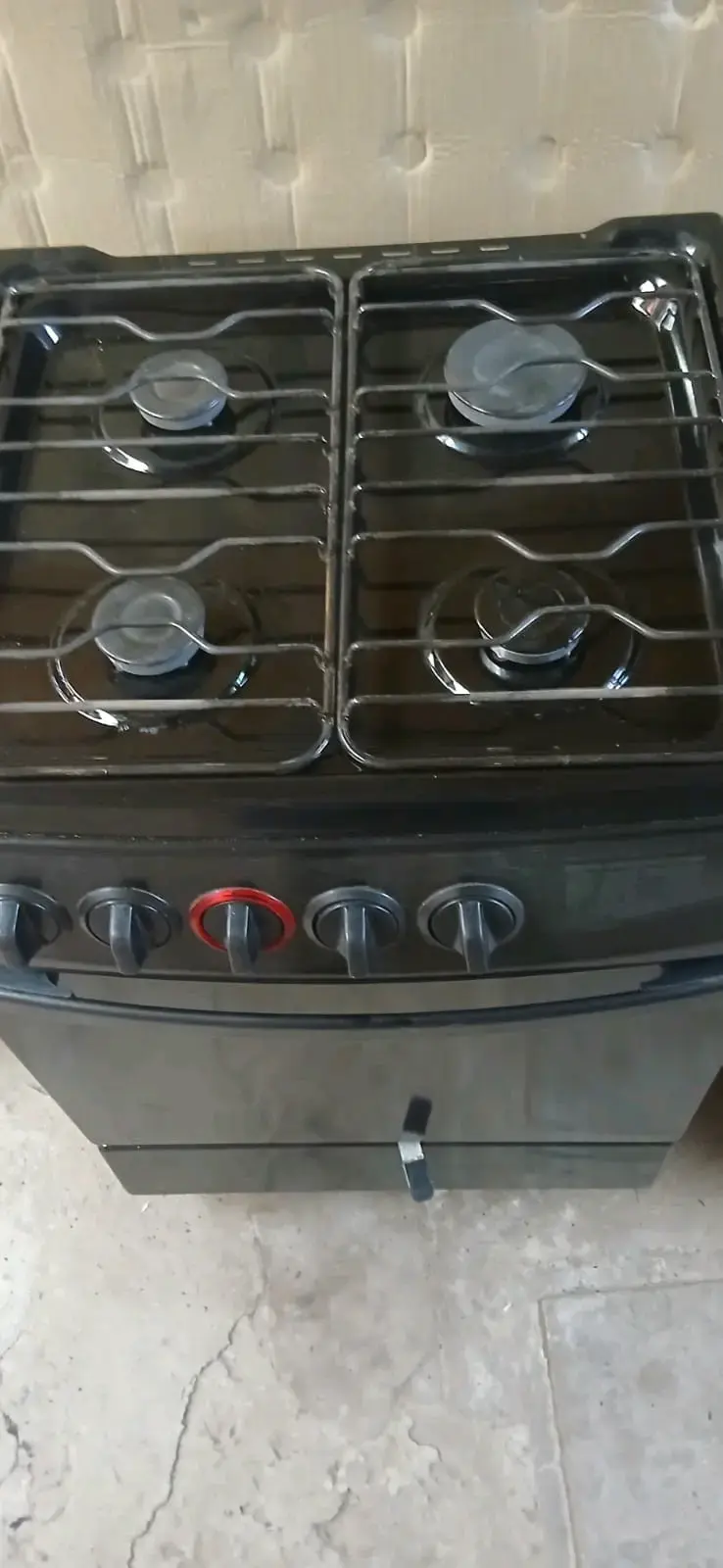Cocina a gas de 4 quemadores en buen estado - 2