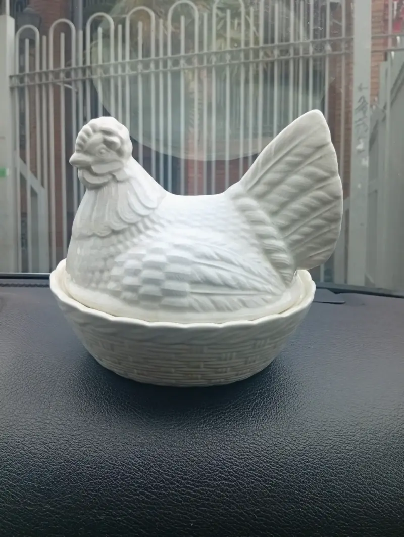 Figura decorativa de cerámica gallina inglesa - 3
