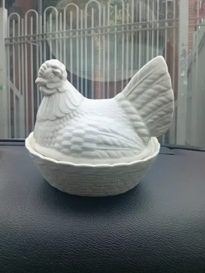 Figura decorativa de cerámica gallina inglesa - miniatura 3