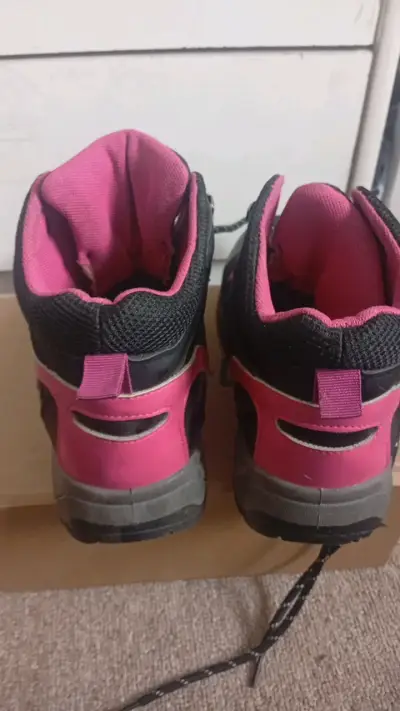 Botas de montaña negras y rosadas para mujer - miniatura 3