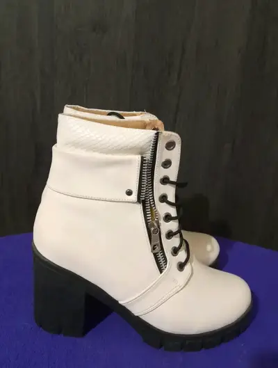 Botines de mujer blancos con plataforma - miniatura 2