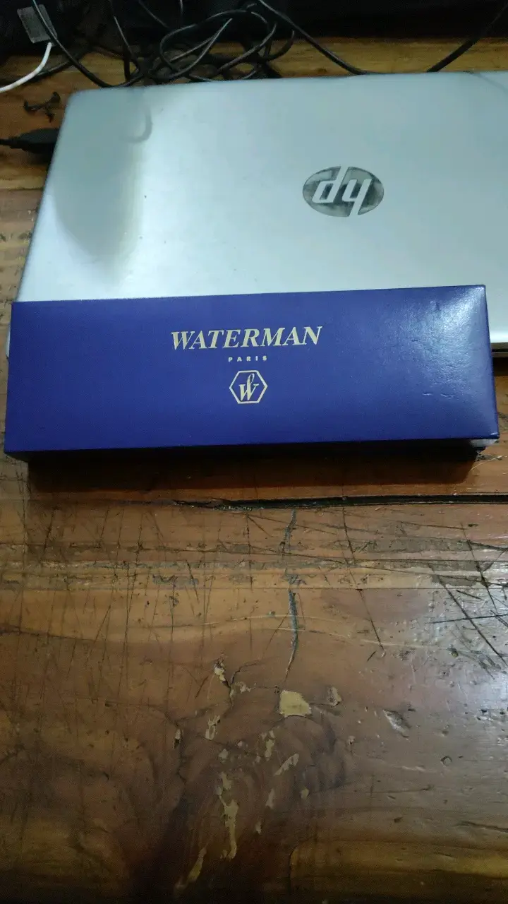 Elegante pluma estilográfica Waterman negra - 2