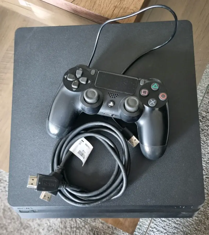 Consola PlayStation 4 Slim con control y cables - 2