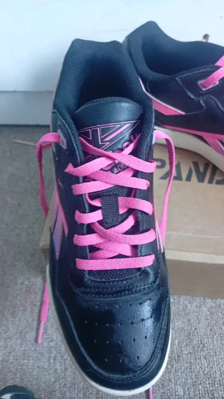 Zapatillas Reebok Barbie negras y rosadas - 2