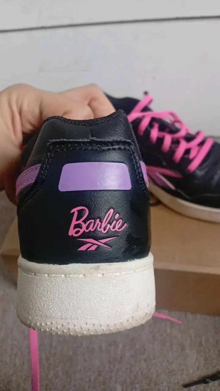 Zapatillas Reebok Barbie negras y rosadas - 3